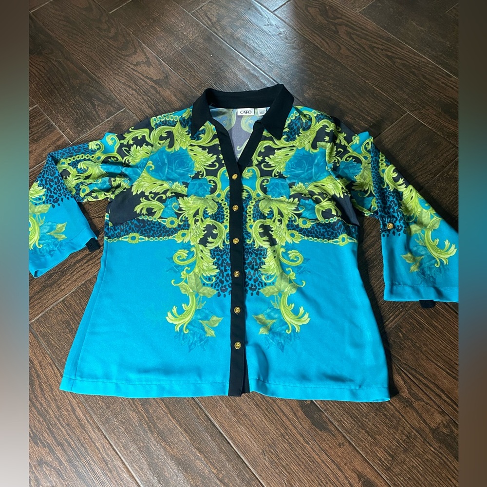 Vibrant Blue Floral 3/4 Sleeve Button Down Shirt